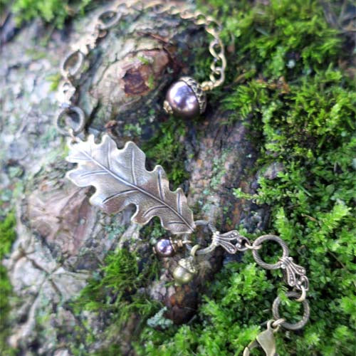 Enchanted Oak Bracelet - aged brass -