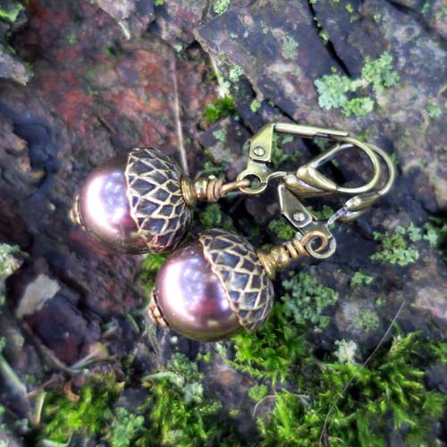 Enchanted Oak Earrings - aged brass -