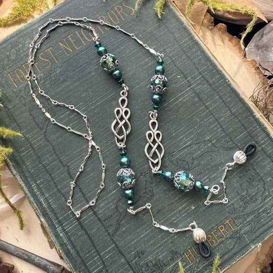ENCHANTING EYEGLASS CHAIN - green with silver