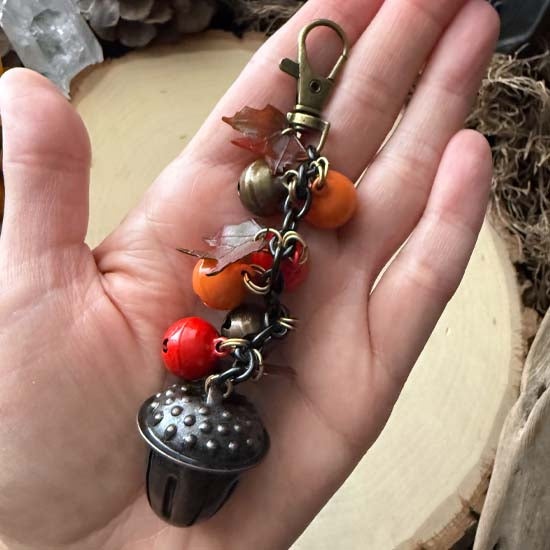 GARB CHARM II - Fall Acorn