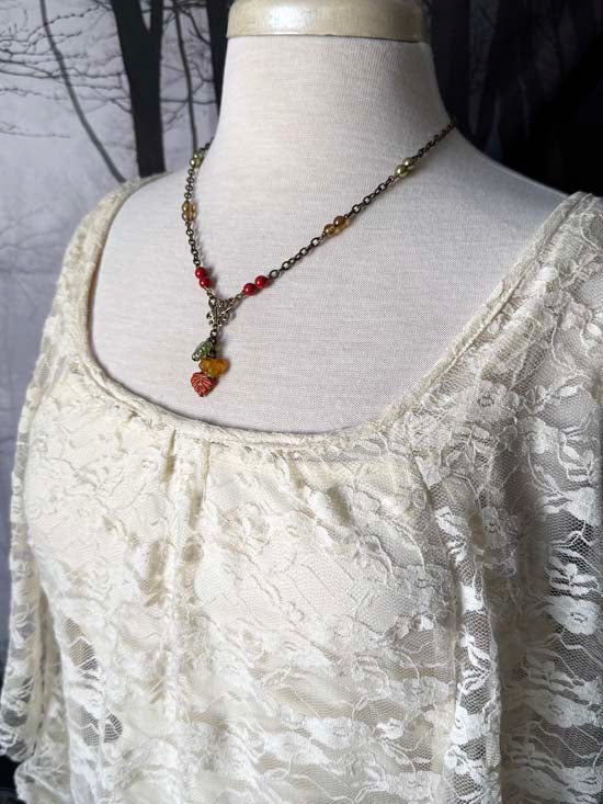 FALLING LEAVES Necklace - antique brass A-1