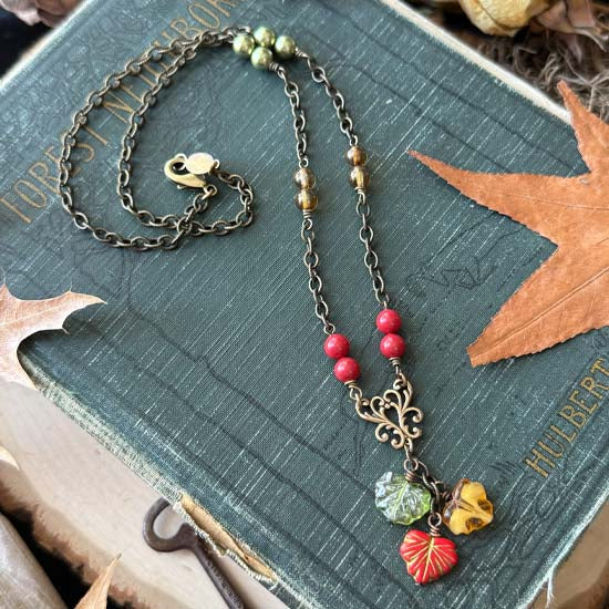 FALLING LEAVES Necklace - antique brass A-1