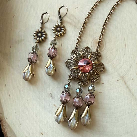 THE FRENCH GARDEN Necklace and Earring Set