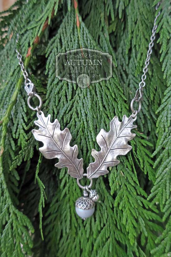 Frosted Oak Necklace - aged silver -