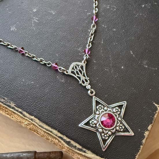 FUCHSIA STAR Necklace