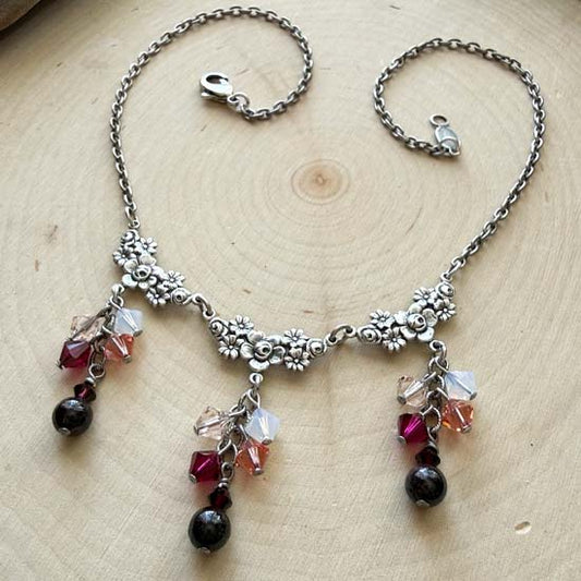 GARNET GARDEN Necklace