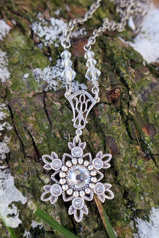 Flurries Collection - Glistening Snow Necklace
