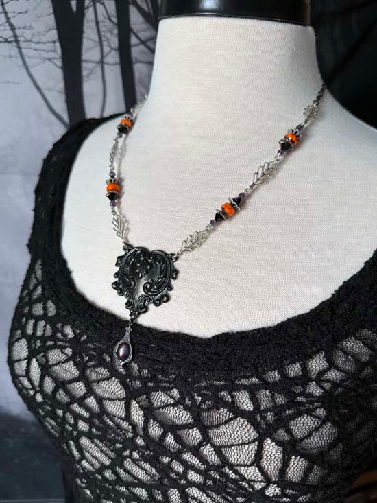 HALLOWEEN ELEGANCE Necklace & Earring Set