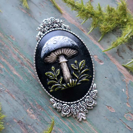 INKY CAP Mushroom Brooch (silver)