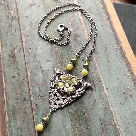 WHEN IRISH EYES ARE SMILING Necklace
