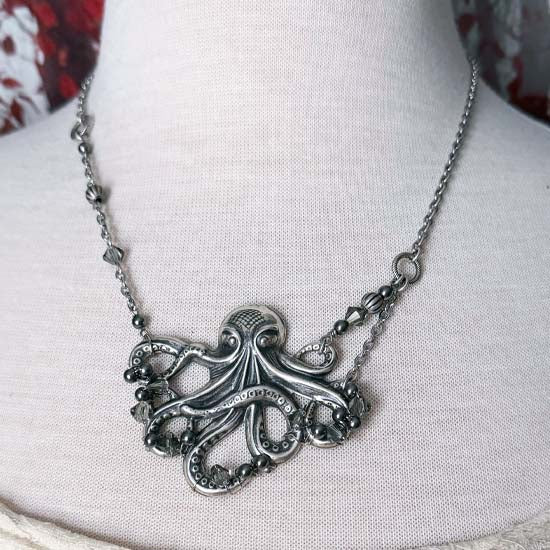 KRYSTAL KRAKEN Necklace - Gray