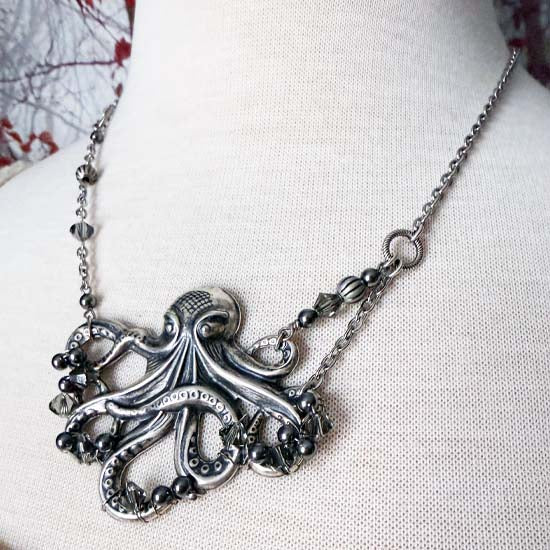 KRYSTAL KRAKEN Necklace - Gray