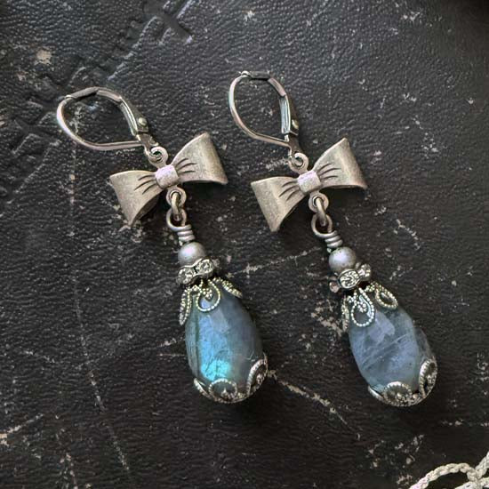 LABRADORITE BOWS Earrings - antique silver