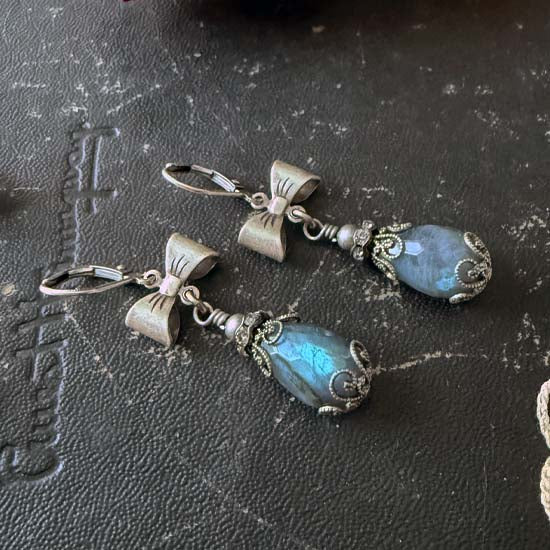 LABRADORITE BOWS Earrings - antique silver