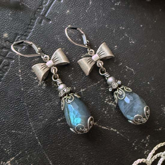 LABRADORITE BOWS Earrings - antique silver