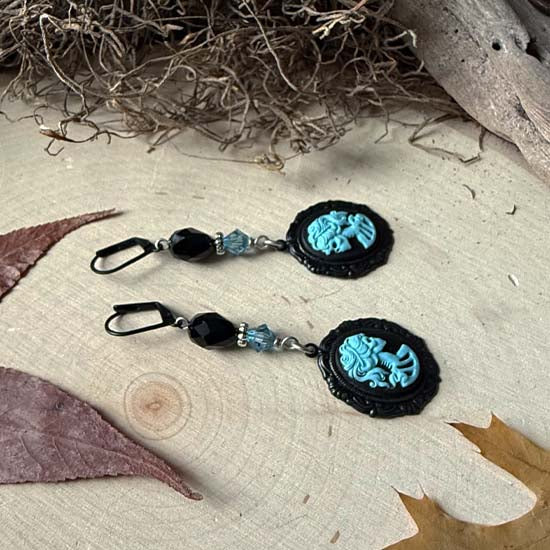 LADY SKULL Cameo Earrings - blue w/black
