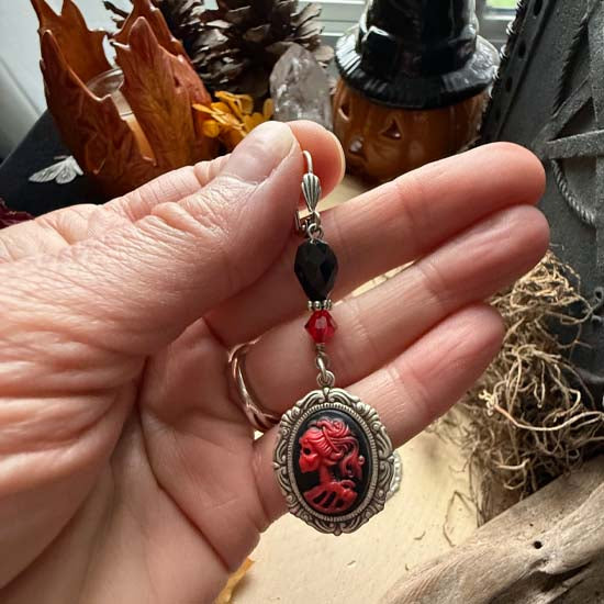 LADY SKULL Cameo Earrings - red w/silver