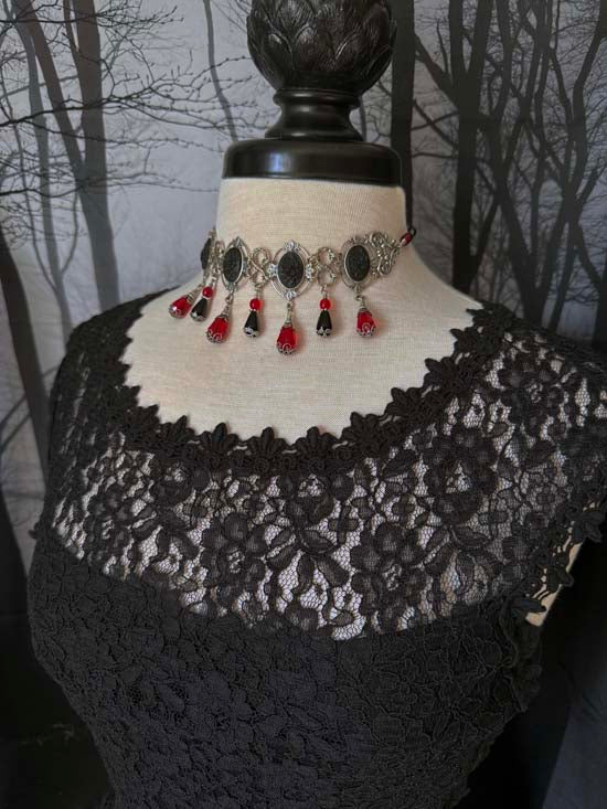 LADY VAMP Choker Style Necklace