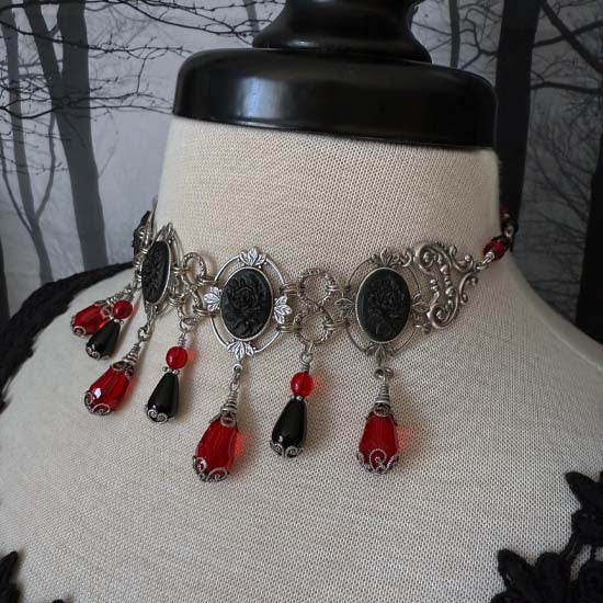 LADY VAMP Choker Style Necklace