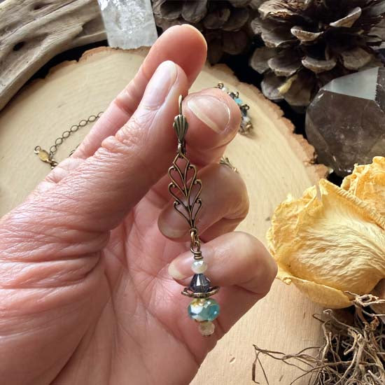 LAKESIDE IN LES CHENEAUX Necklace & Earring Set