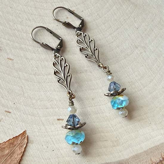 LAKESIDE IN LES CHENEAUX Necklace & Earring Set