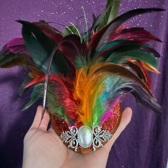 MANE EVENT Fascinator - Rainbow