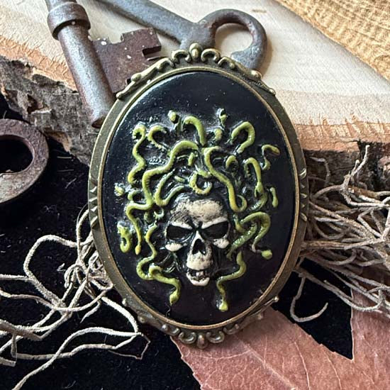 MEDUSA'S WRATH Brooch A
