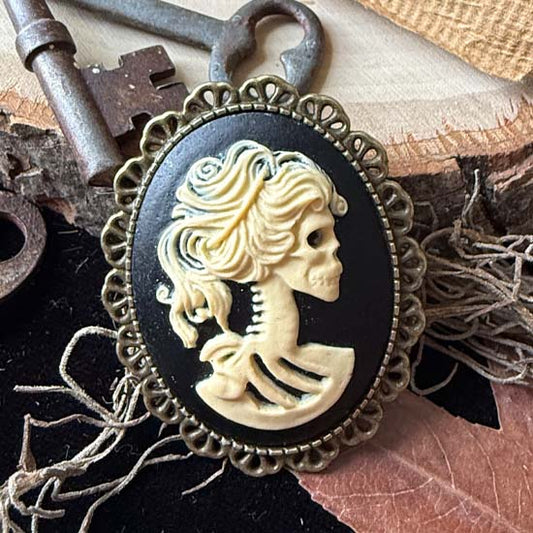 MIDNIGHT DANCE Brooch - ivory