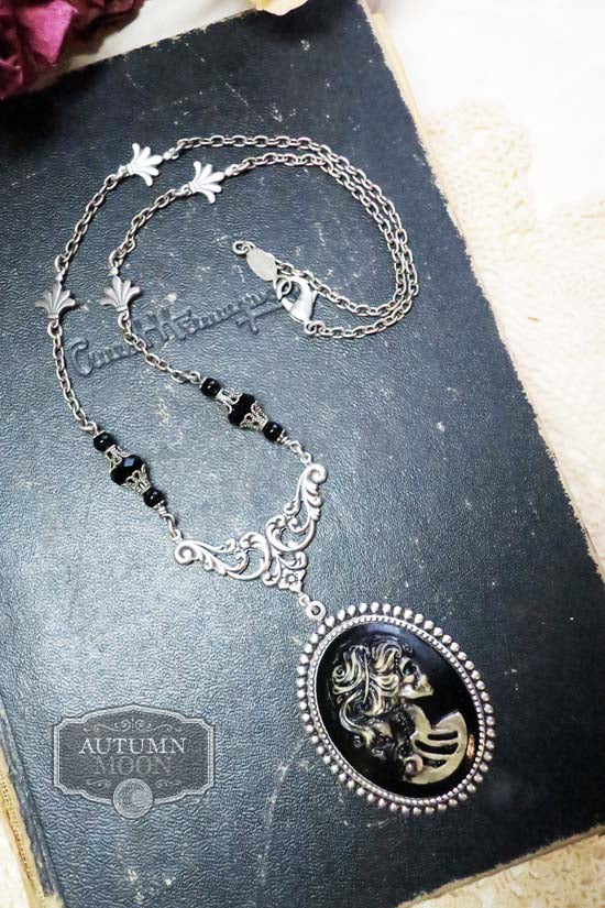 Midnight Dance Necklace - Silver