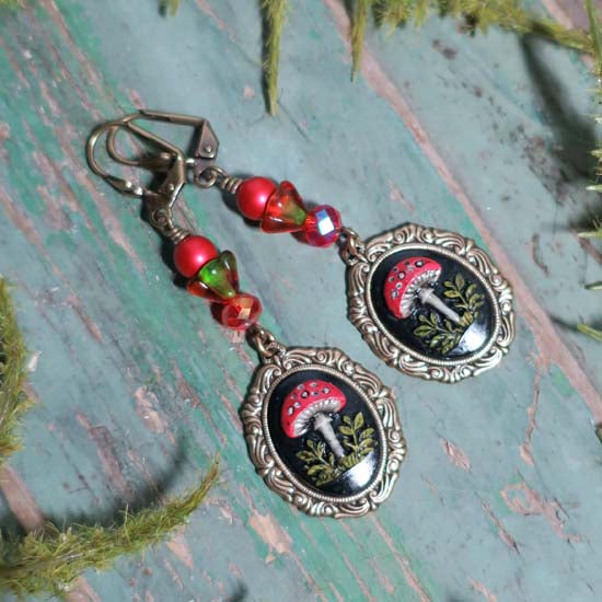 AMANITA MUSCARIA Mushroom Earrings (brass)