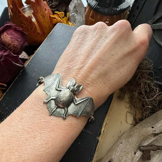 NOCTURNE Bracelet - antique silver w/Dragon's Blood