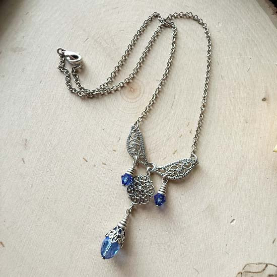 PUDDLE JUMPER Necklace - antique silver