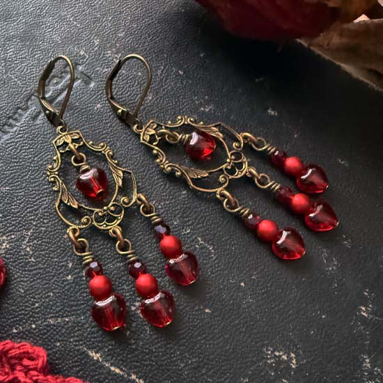 QUEEN of HEARTS Earrings - antique brass