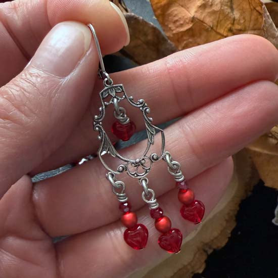 QUEEN of HEARTS Earrings