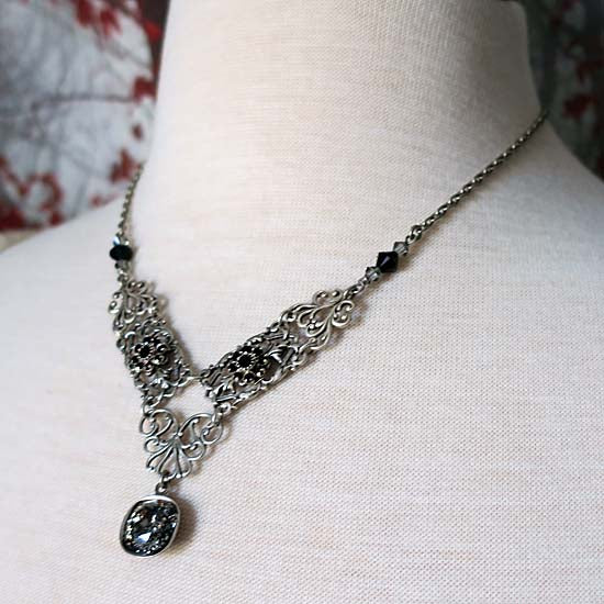 Regency Romance Necklace - Lilith