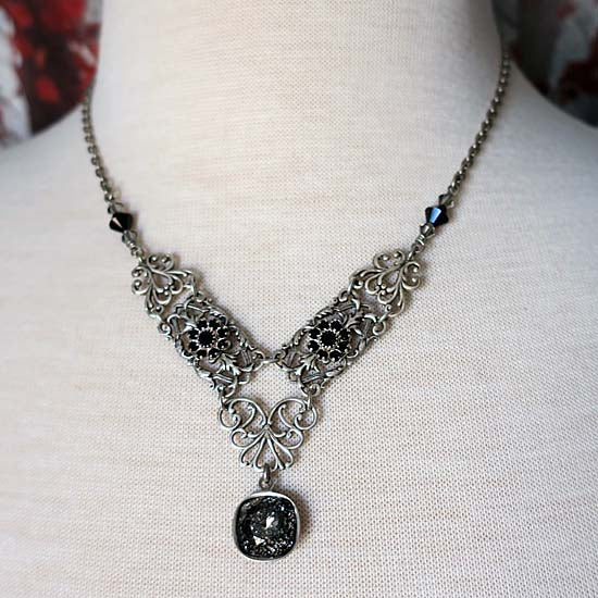 Regency Romance Necklace - Lilith