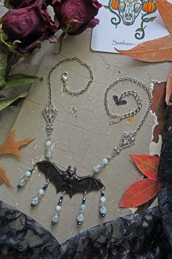 SAMHAIN II - Necklace with Green Moonstone