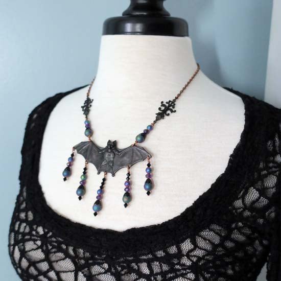 SAMHAIN - Necklace with Rainbow Druzy Quartz and faceted Amethyst stones