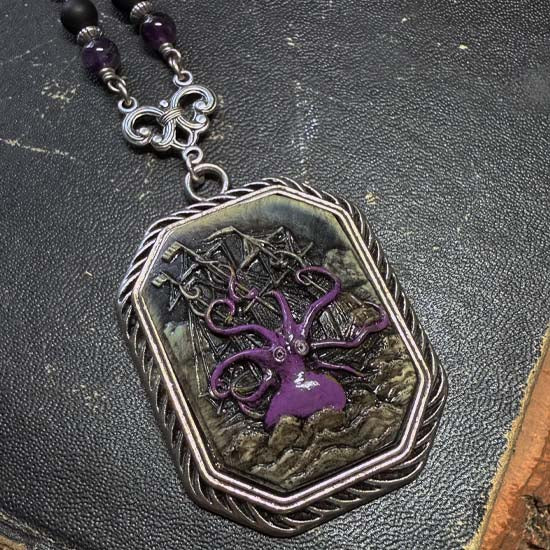 SHIPWRECKED Necklace - purple