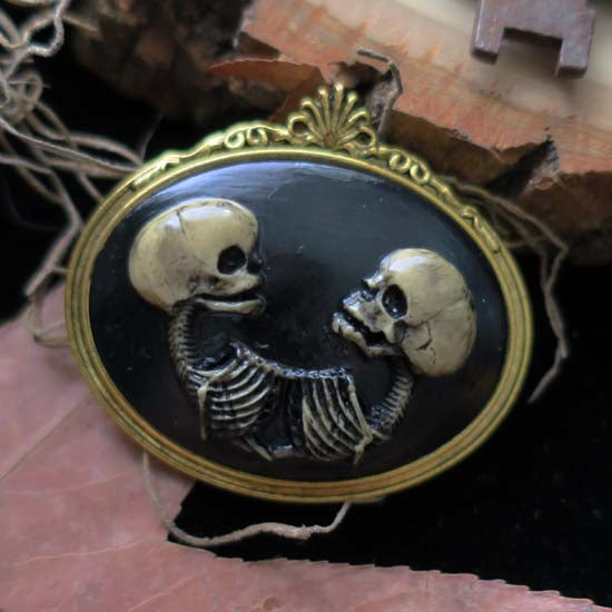 Skele-twins - Brooch - goldtone