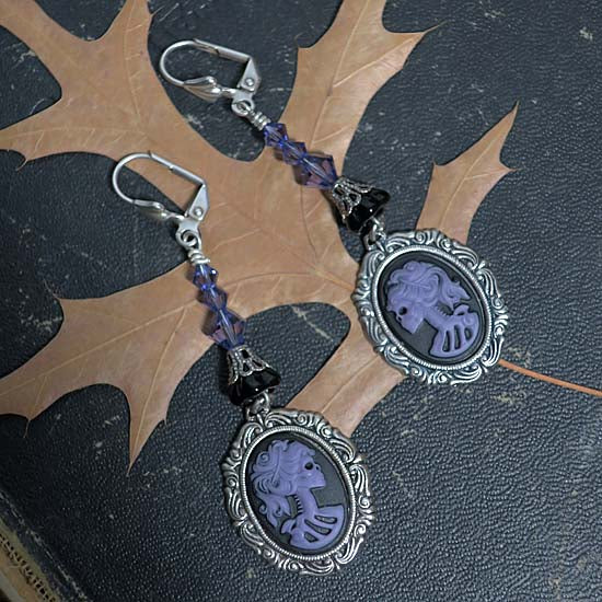 Skull Cameo Earrings - purple w/silver