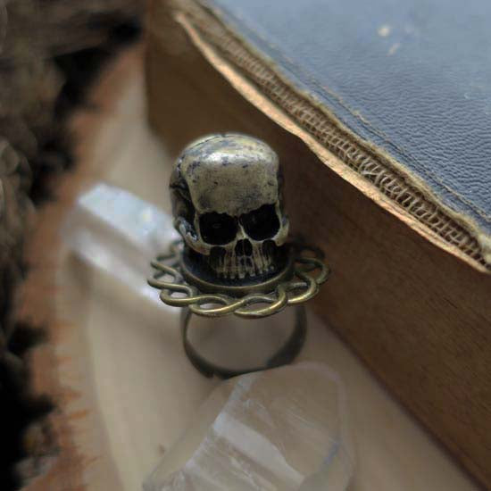 Skull Finger Ring - antique brass