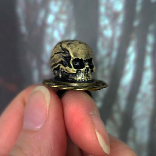 Skull Finger Ring - antique brass