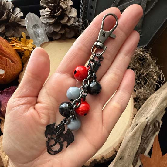 GARB CHARM - Slay - red/grey/black