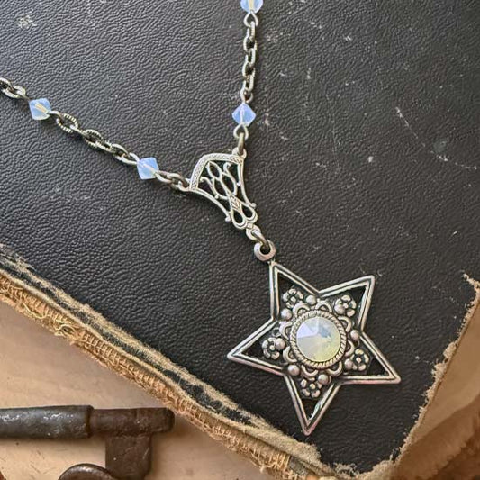 STAR GLOW Necklace