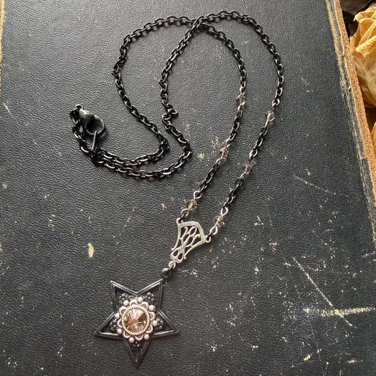 STORM STAR Necklace - black