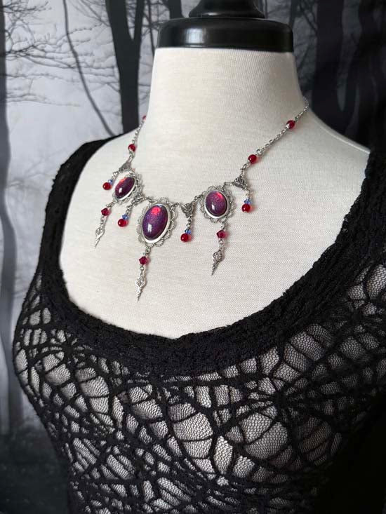 THEODORA II Necklace - silver with Dragon's Breath glass