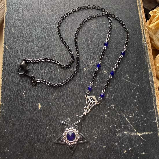 TWILIGHT STAR Necklace - black