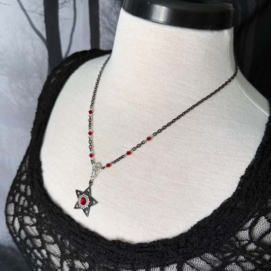 VAMPIRE STAR Necklace - black