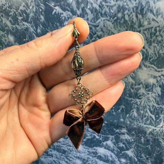 VELVET BOWS Earrings - brown with brass